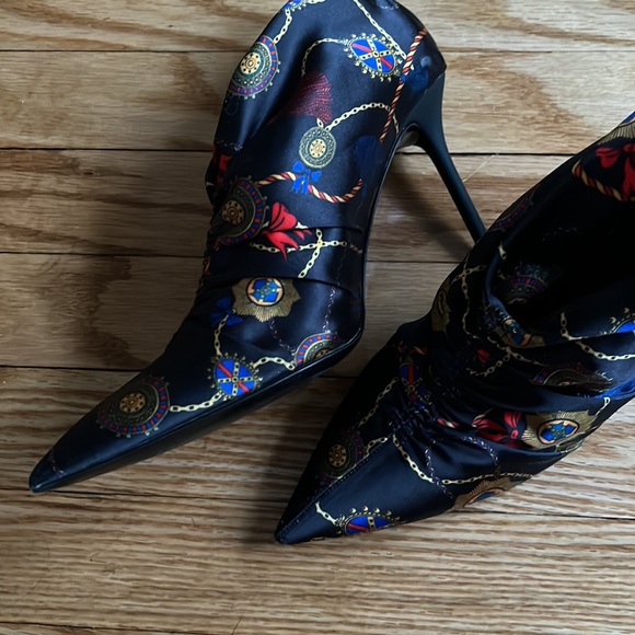 Zara ruched heels with pattern details - Picture 2 of 2